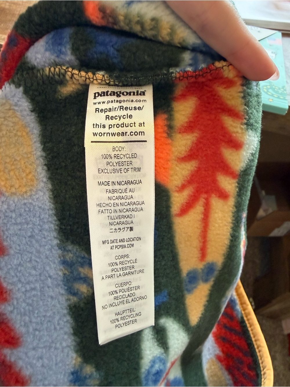 Patagonia Synchilla Pullover in Salmon Energy Small - Picture 7 of 8